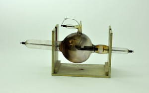 Walter Dodd's X-ray tube.